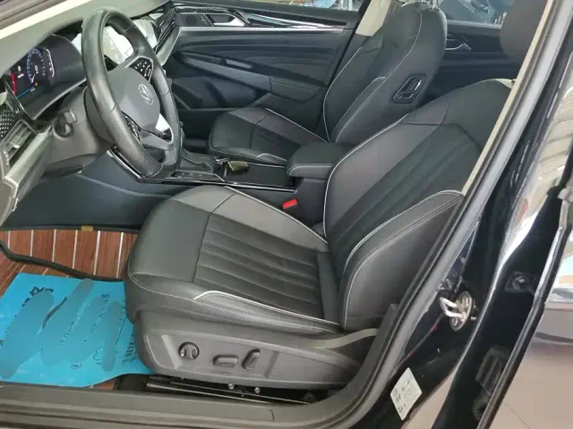 Volkswagen Passat — Фото автомобиля 9