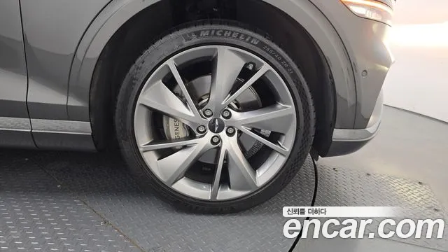 Genesis GV70 2.5T Бензин AWD — Фото автомобиля 29