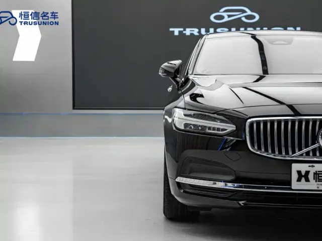 Volvo S90 — Фото автомобиля 4