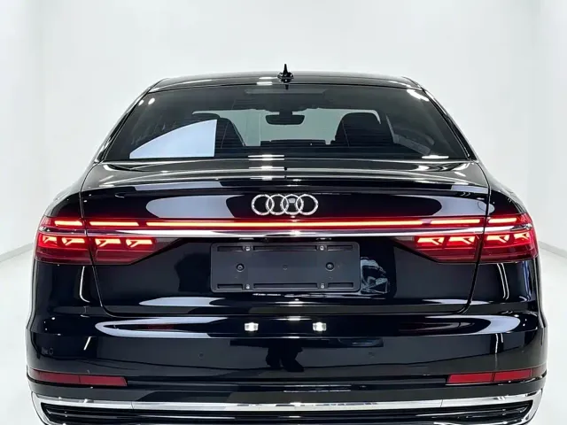 Audi A8 — Фото автомобиля 8