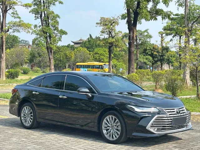 Toyota Avalon — Фото автомобиля 3