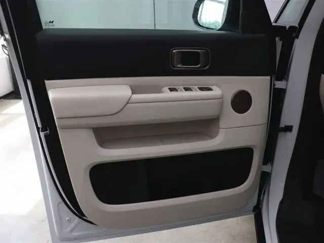 Li Auto MEGA — Фото автомобиля 10