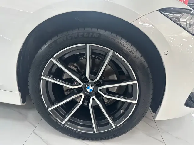 BMW 3 Series — Фото автомобиля 14