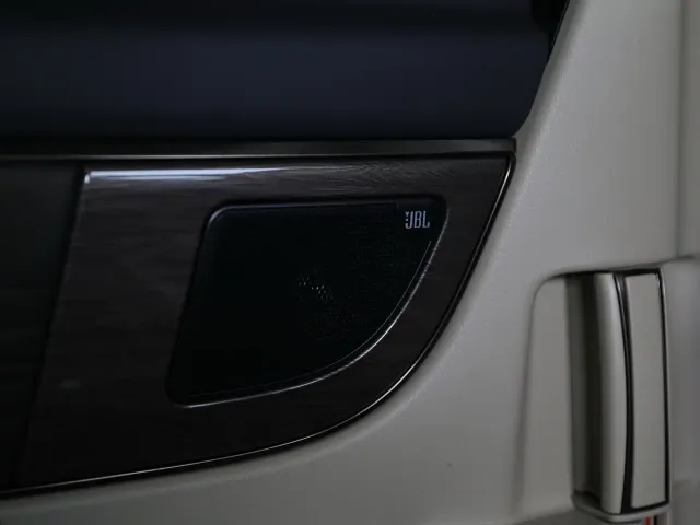 Toyota Alphard — Фото автомобиля 16