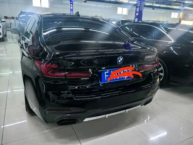 BMW 5 Series — Фото автомобиля 3