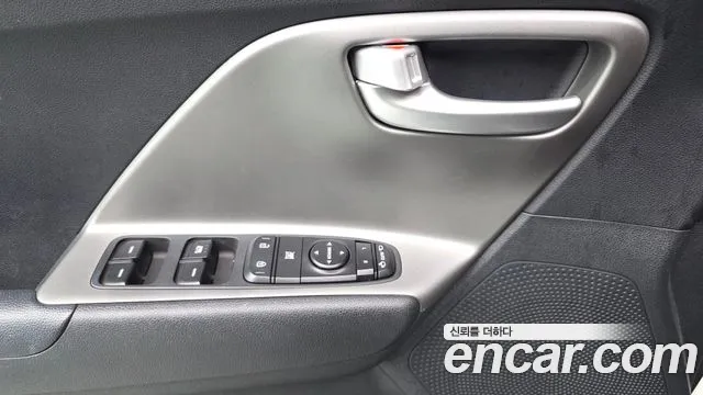 Kia Niro — Фото автомобиля 27
