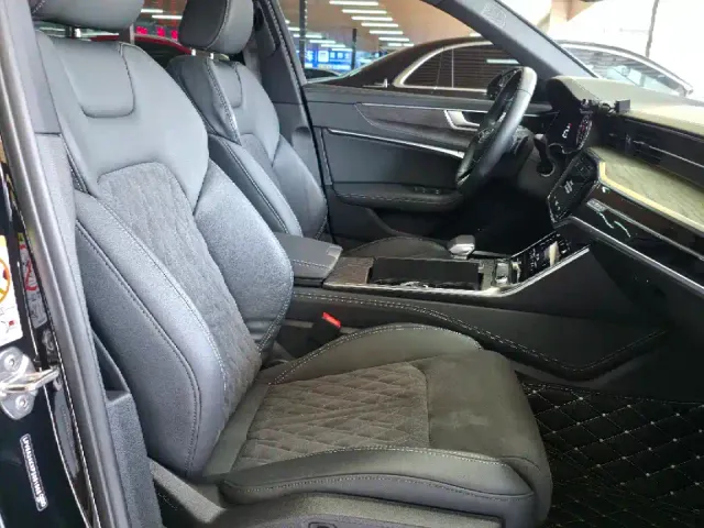Audi A6L — Фото автомобиля 9