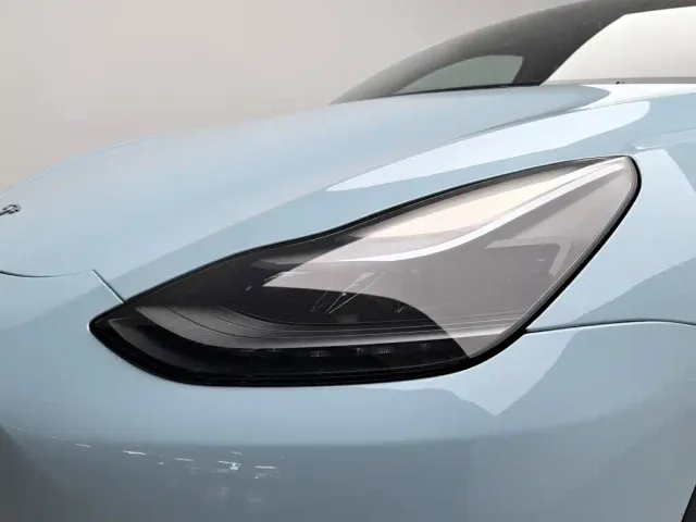 Tesla Model Y — Фото автомобиля 7