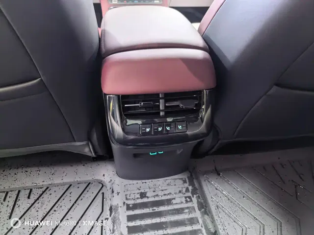 BYD Seal 07 DM-i — Фото автомобиля 9