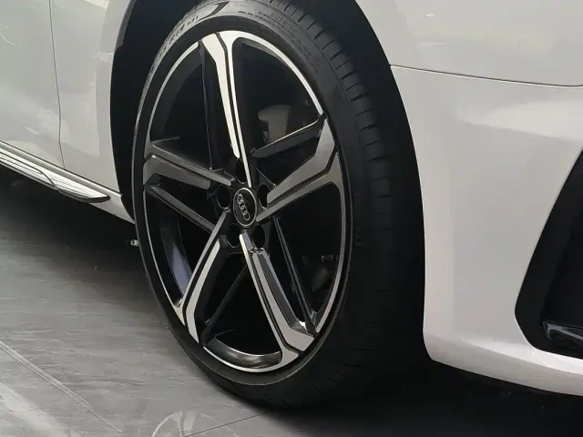 Audi A4L — Фото автомобиля 15