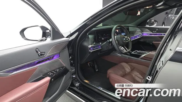 BMW 7 Series G70 — Фото автомобиля 15