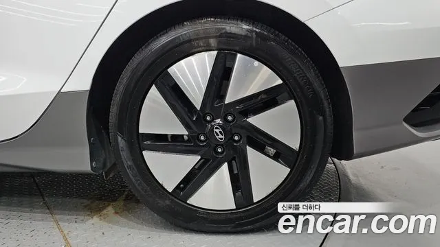 Hyundai Ioniq 6 — Фото автомобиля 6