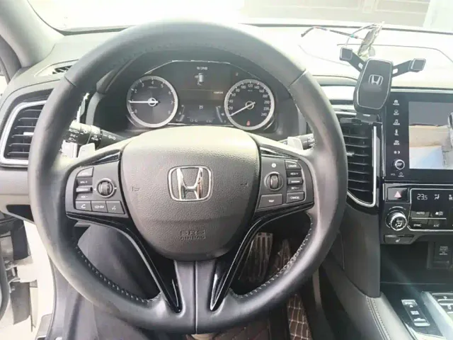Honda UR-V — Фото автомобиля 10