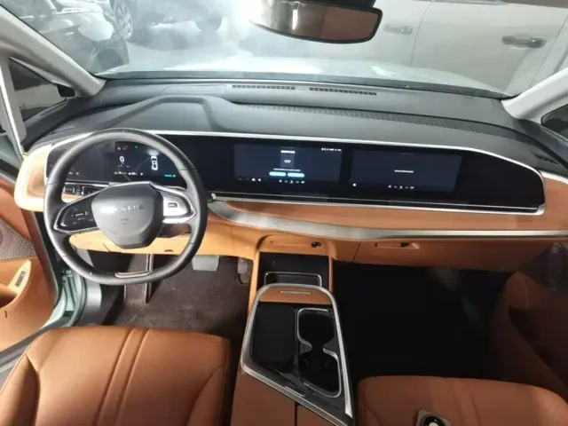 Maxus Dajia 9 — Фото автомобиля 9