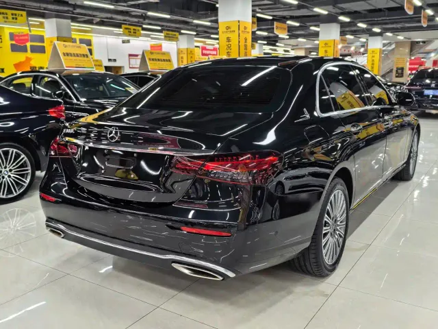 Mercedes-Benz E-Class — Фото автомобиля 13