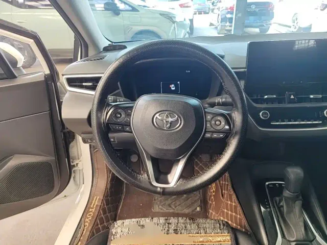 Toyota Corolla — Фото автомобиля 10