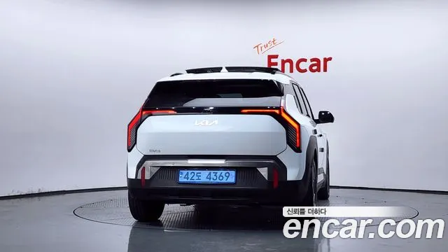 Kia EV3 — Фото автомобиля 4