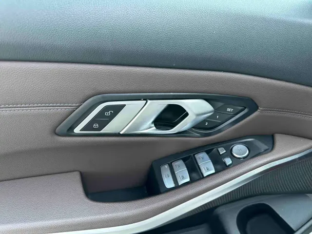 BMW 3 Series — Фото автомобиля 12