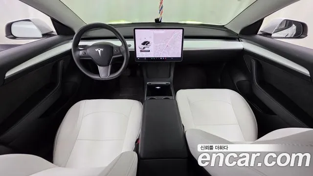 Tesla Model 3 — Фото автомобиля 5