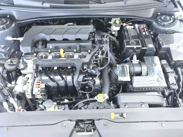 Hyundai Elantra — Фото автомобиля 10