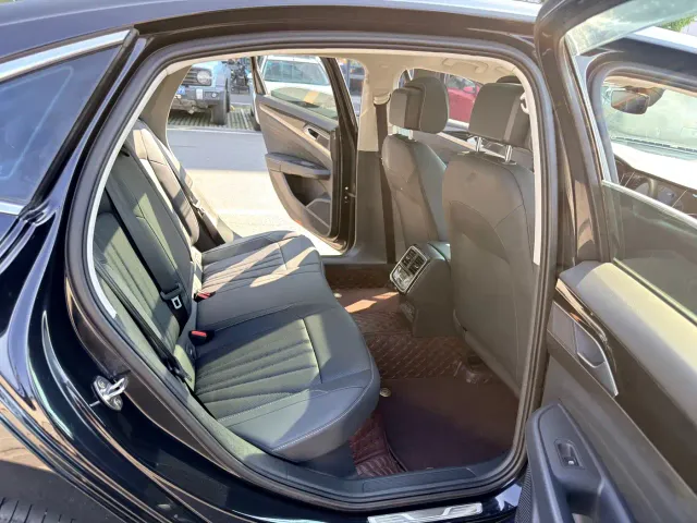 Volkswagen Passat — Фото автомобиля 11
