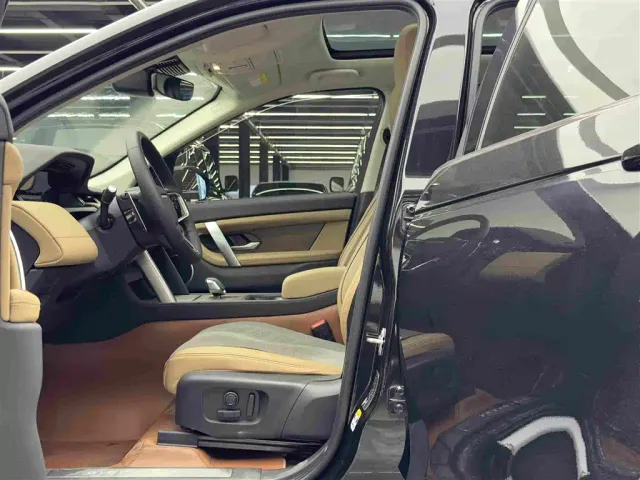 Land Rover Discovery Sport — Фото автомобиля 8