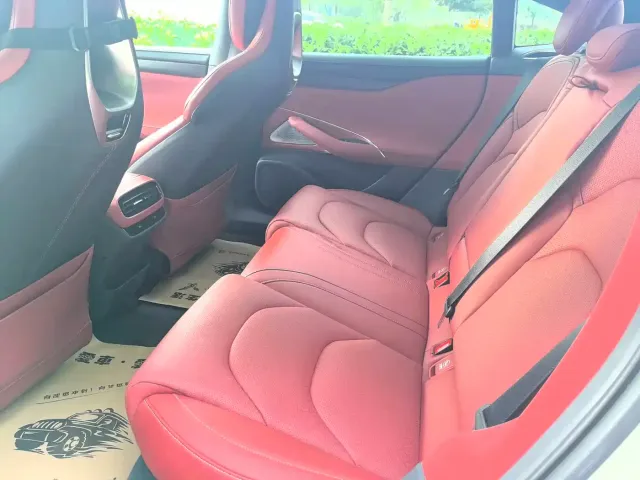 Xiaomi SU7 — Фото автомобиля 11