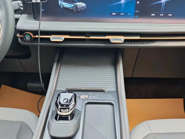 Ford Edge — Фото автомобиля 20