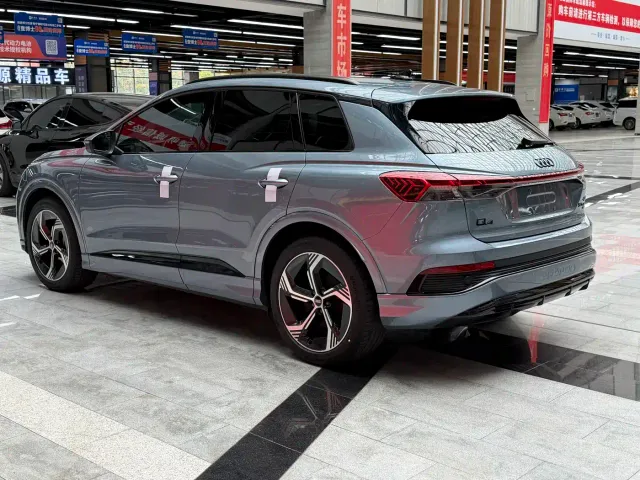Audi Q4 e-tron — Фото автомобиля 6