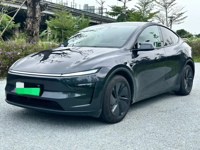 Фотография автомобиля — Tesla Model Y