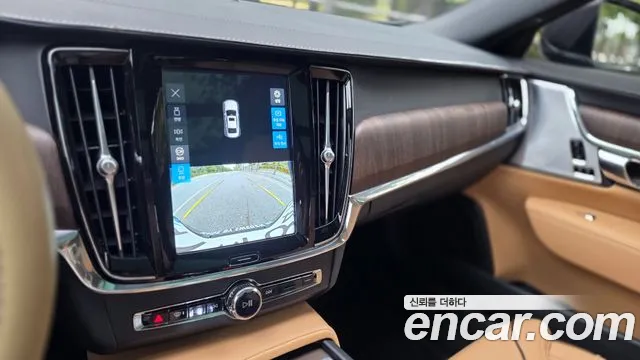 Volvo S90 — Фото автомобиля 18
