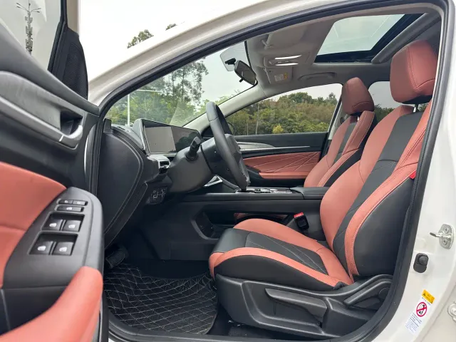Changan Eado — Фото автомобиля 13