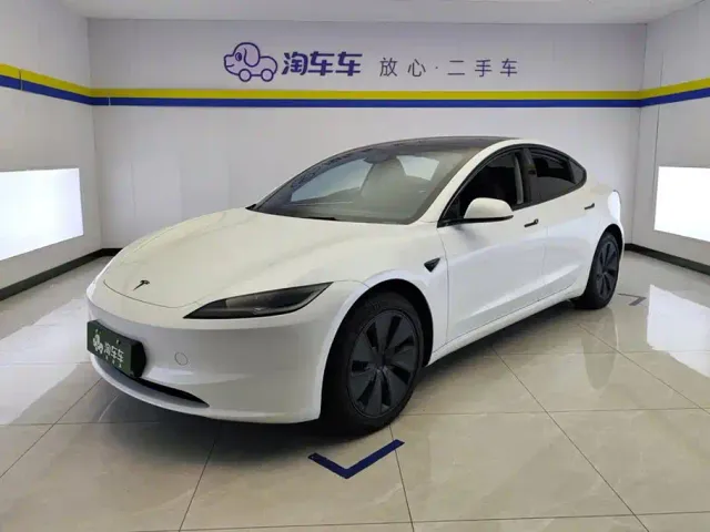 Фотография автомобиля — Tesla Model 3