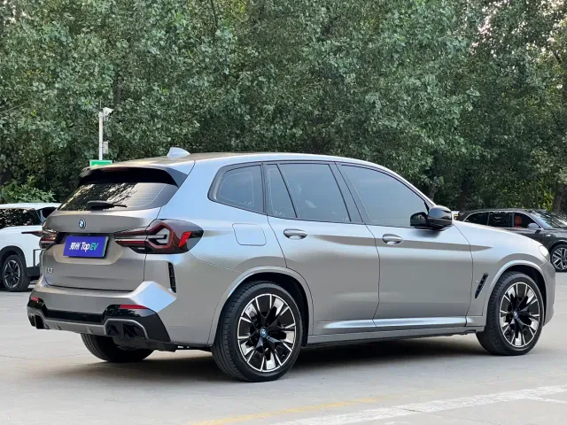 BMW iX3 — Фото автомобиля 8