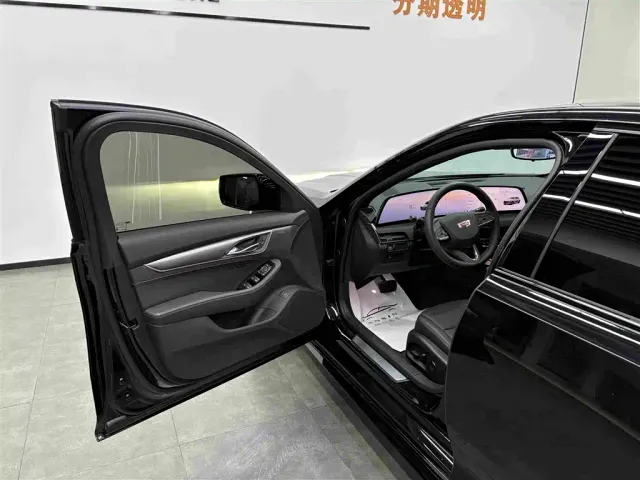 Cadillac CT5 — Фото автомобиля 6