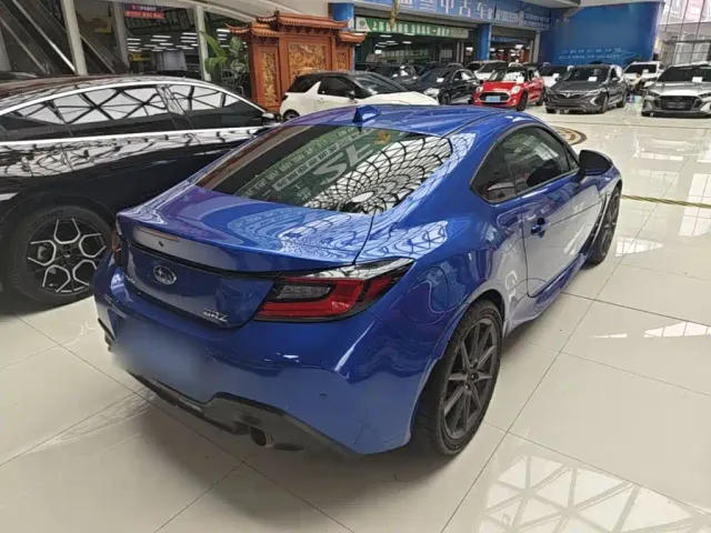Subaru BRZ — Фото автомобиля 6