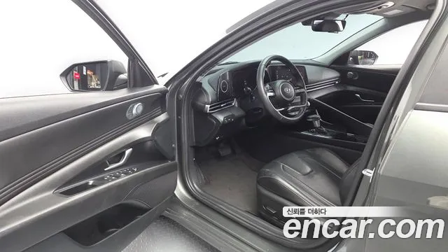 Hyundai AVANTE Avante (CN7) — Фото автомобиля 9