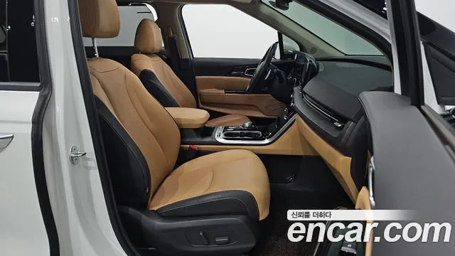 Kia Canival — Фото автомобиля 10