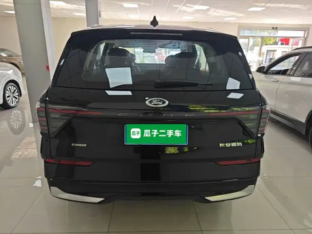 Ford Edge — Фото автомобиля 5