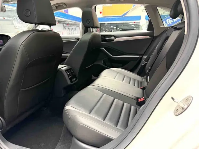 Volkswagen Sagitar — Фото автомобиля 11
