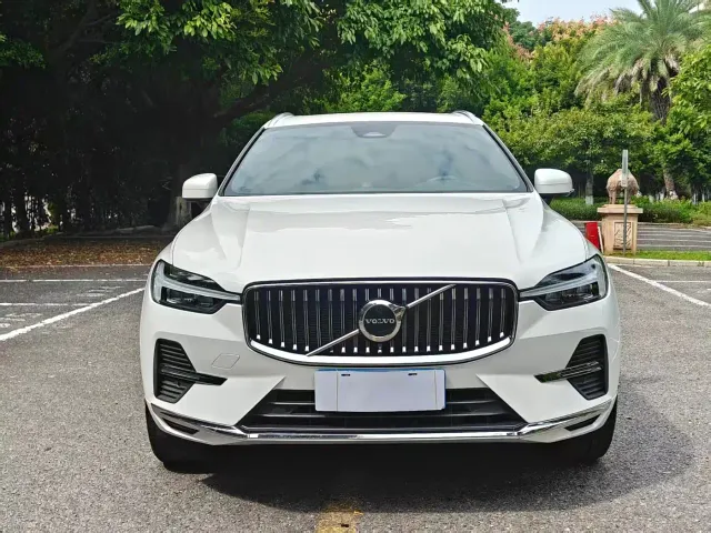 Volvo XC60 — Фото автомобиля 2