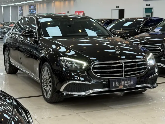 Mercedes-Benz E-Class — Фото автомобиля 2