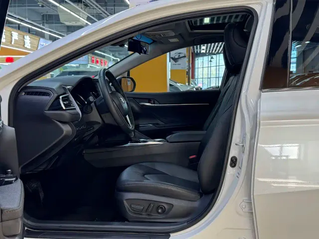 Toyota Camry — Фото автомобиля 7