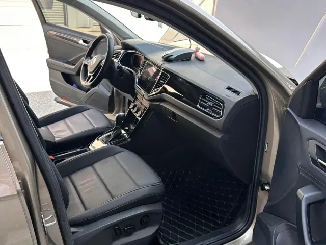 Volkswagen T-Roc — Фото автомобиля 8