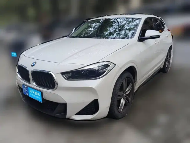 Фотография автомобиля — BMW X2