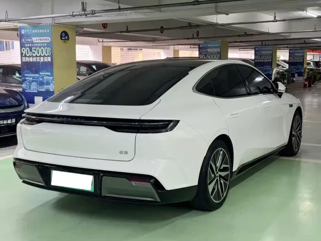 Geely Galaxy E8 — Фото автомобиля 9