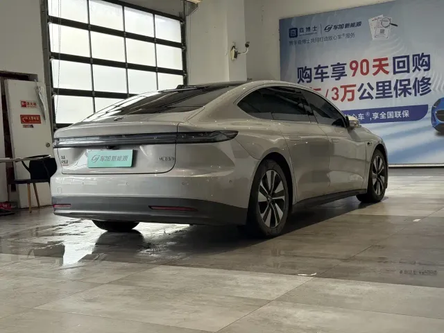 Nio ET7 — Фото автомобиля 9