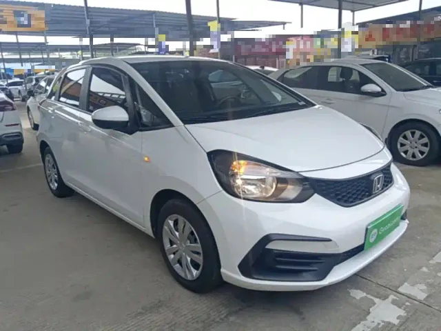 Honda Fit — Фото автомобиля 3