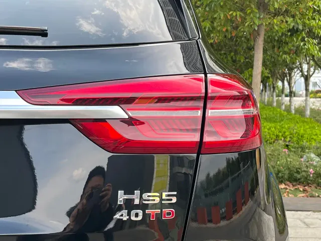 Hongqi HS5 — Фото автомобиля 29