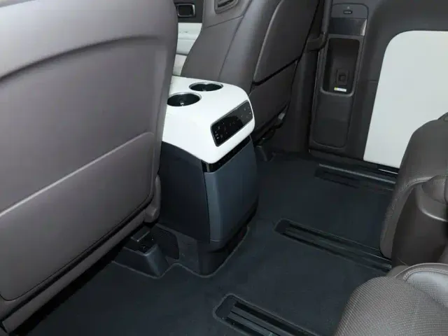 Li Auto MEGA — Фото автомобиля 22